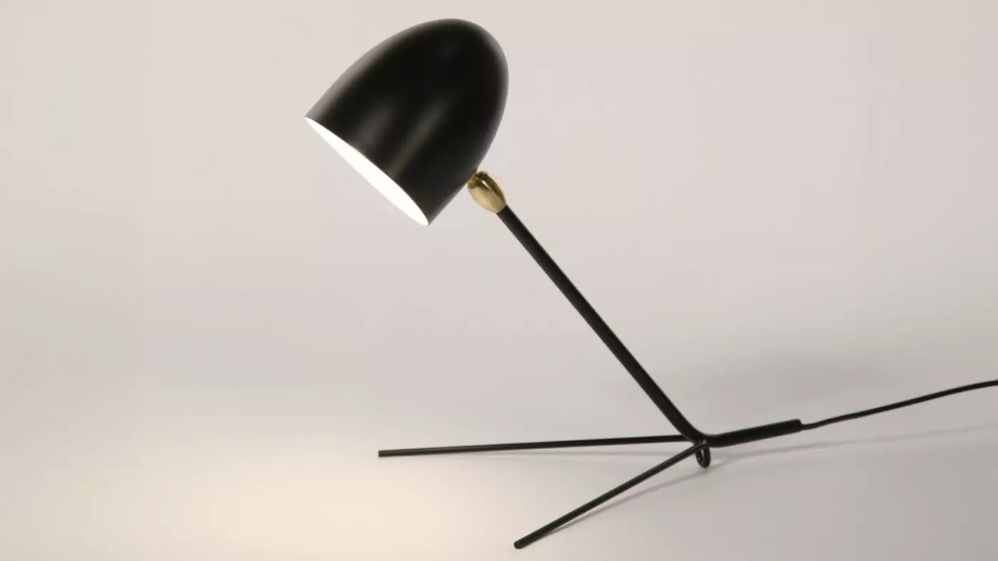 Luminaire Lampe De Bureau Cocotte signé Serge Mouille, conçu en métal noir pour un style élégant