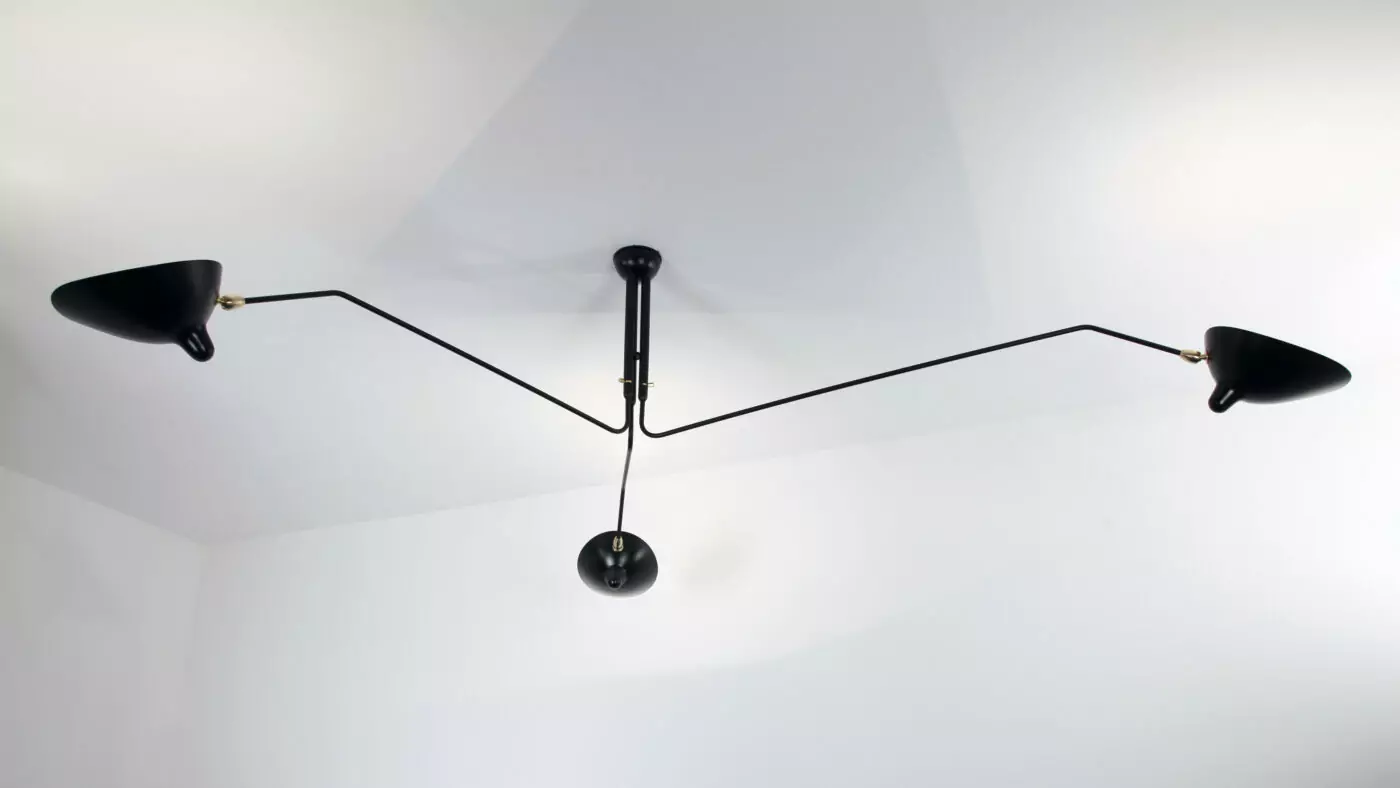 Création Serge Mouille - Plafonnier 3 Bras Pivotants, en métal noir, idéale pour une ambiance contemporaine